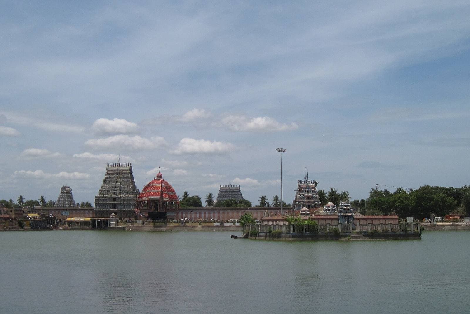 The Kamalalayam tank and temple towers of Thiruvarur