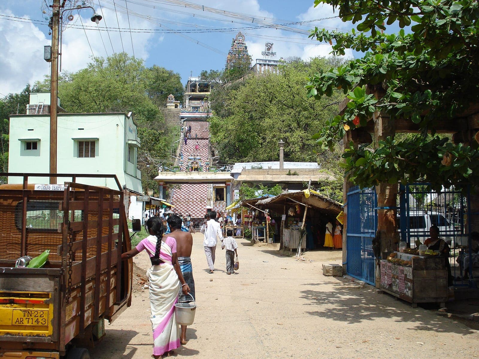 A street leading to the hill temple at Viralimalai